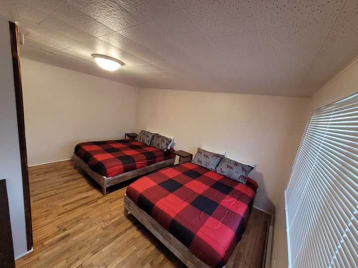 卧室配备1张标准双人床