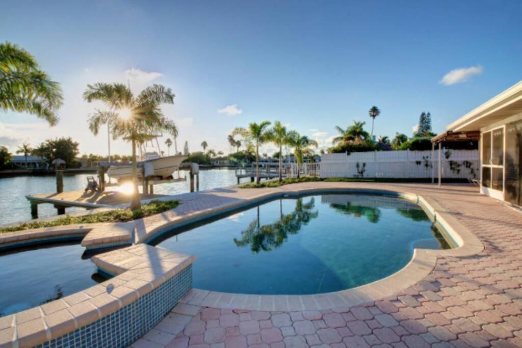 Pool no jacuzzi