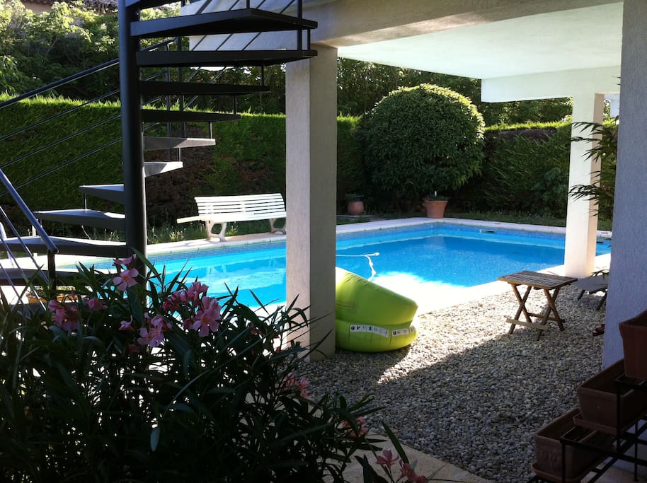 TERRASSE COUVERTE