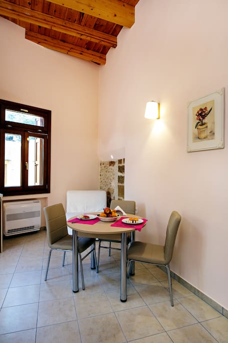 kalypso dining area