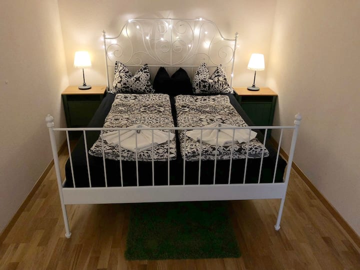 160cm queen bed in the main bedroom
