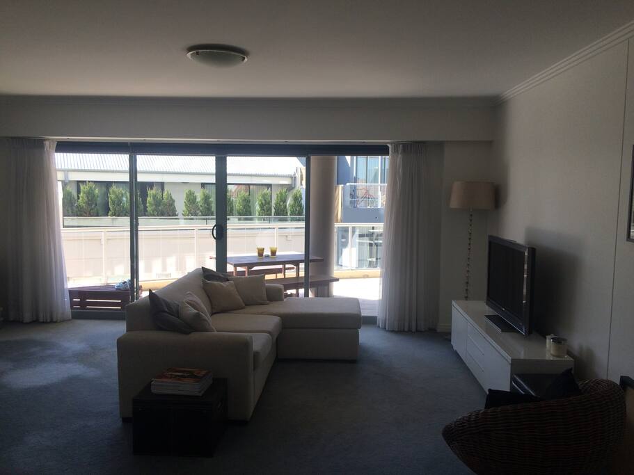 Large balcony to enjoy outdoor dining
