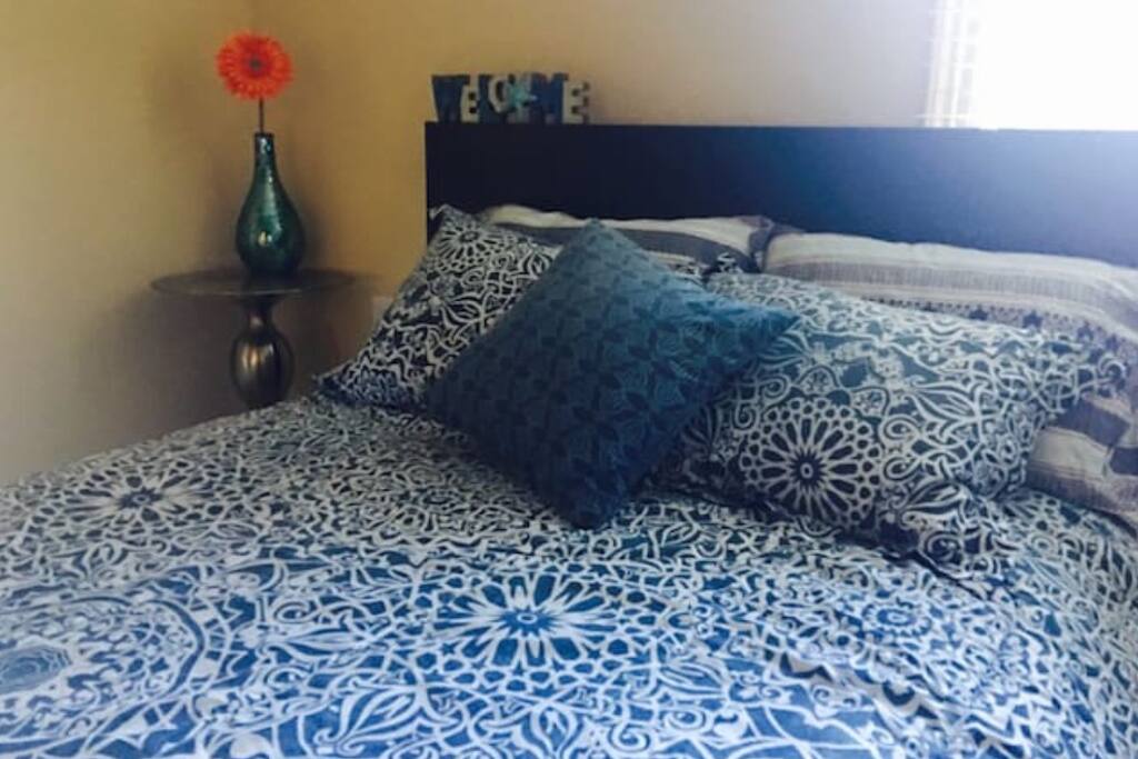 Cozy queen sized bed