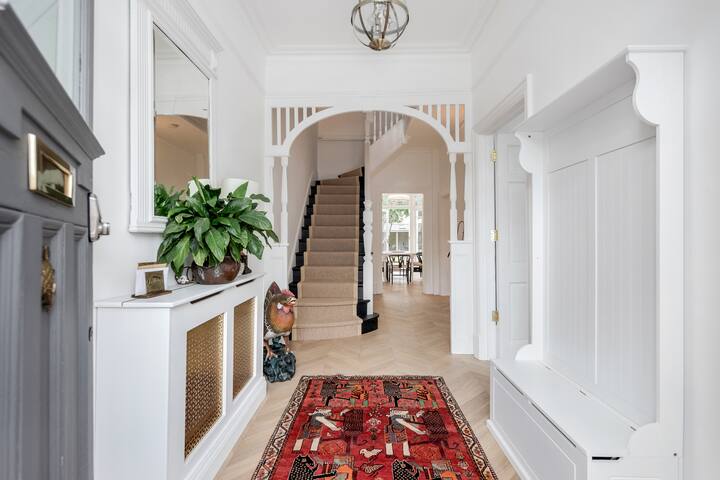 Glorious late Edwardian home 1 minute from station gallery image 3