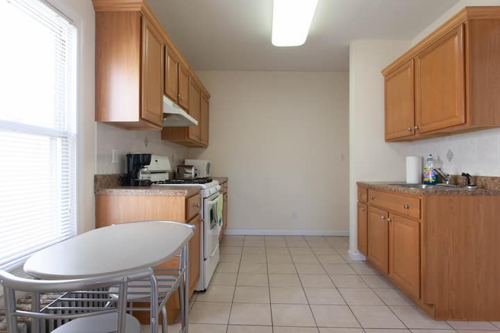 2r Nyc Suburbs 2 Bdrm - Great Neck, NY