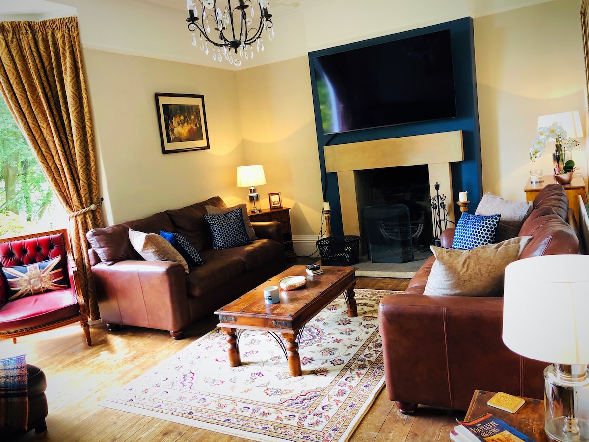 Top performing Airbnb: Astounding Matlock Sleeping 19 Breathtaking Views in Matlock Town