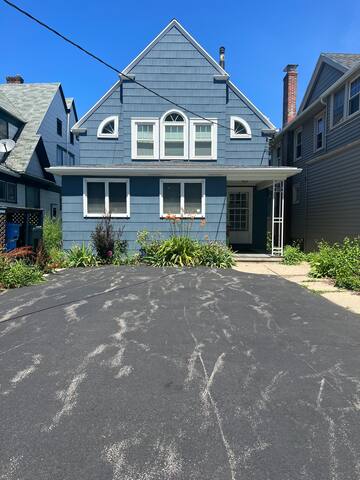 Beach house on Lake Ontario gallery image 3