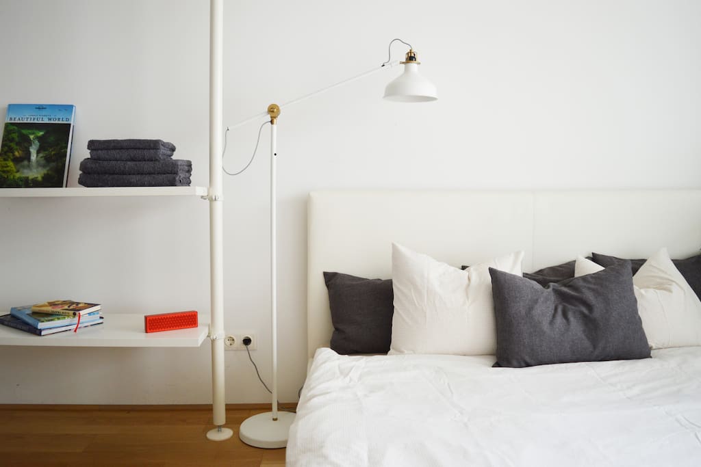 bright & cosy bedroom