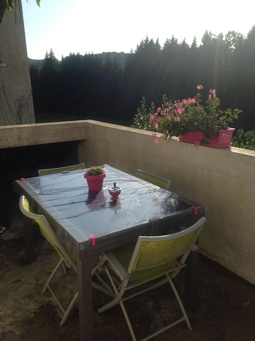Terrasse avec barbecue