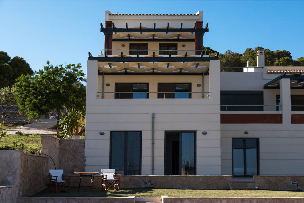 Alexandra Villa I