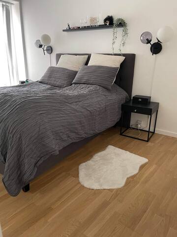 Fantastisk lokation, skøn 5 lejlighed, ren og pæn.