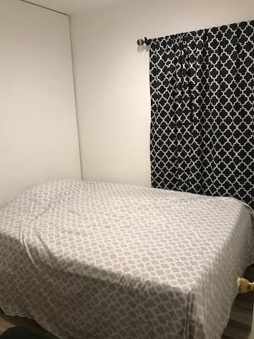 ONE BEDROOM NEAR Convention Center, Staples