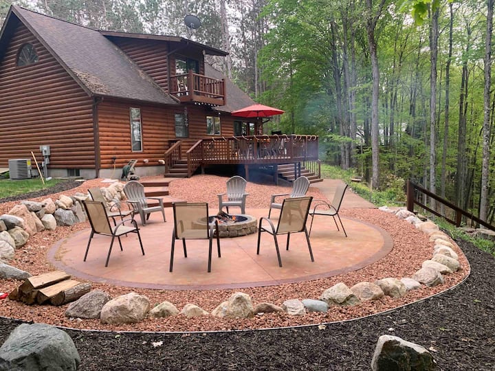 Crystal Mt Betsie River 4 bedroom golf/ski home. Houses for Rent in