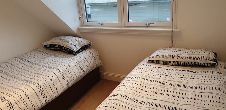 Soveværelse 3 med 2 komfortable enkeltsenge