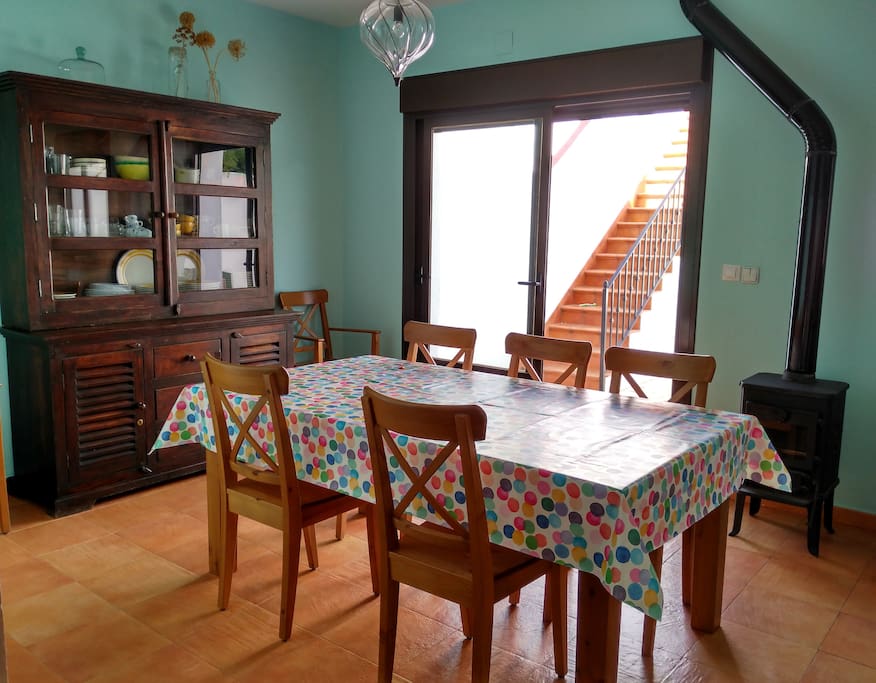 Kitchen dinning room / Cocina comedor