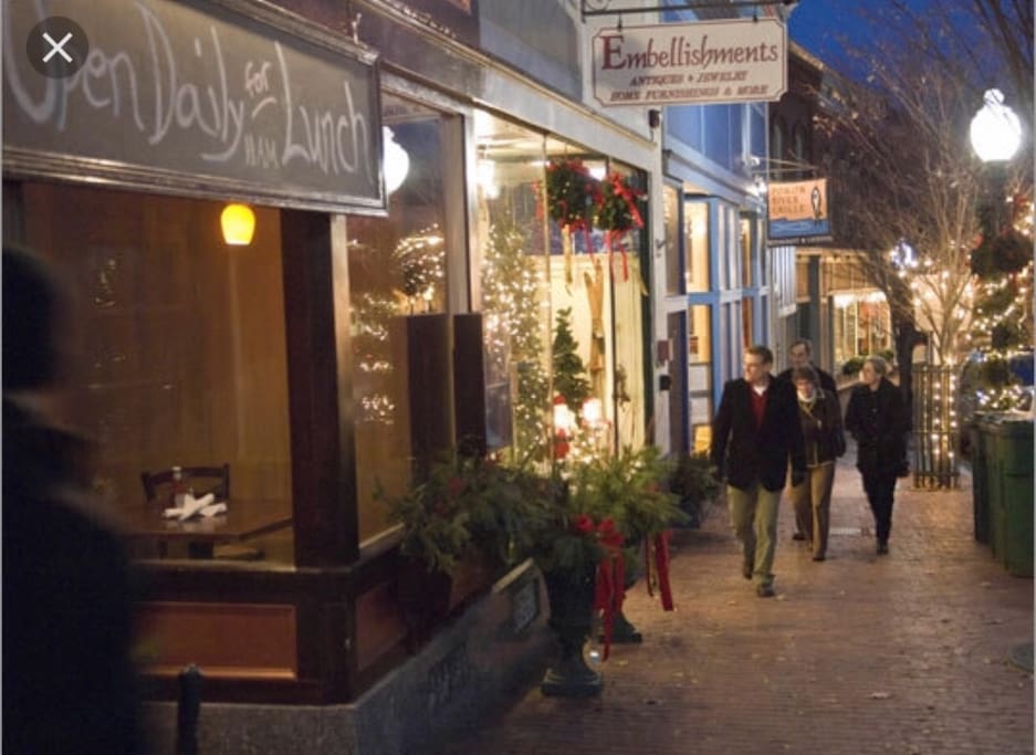 Downtown amesbury MA
