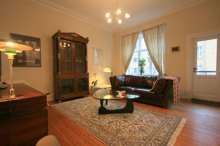 Always Awesome Apt. (Available for expats)