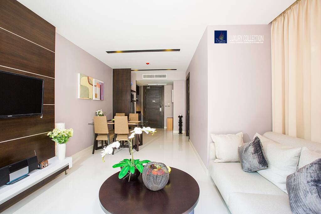 1 Bedroom Living Area