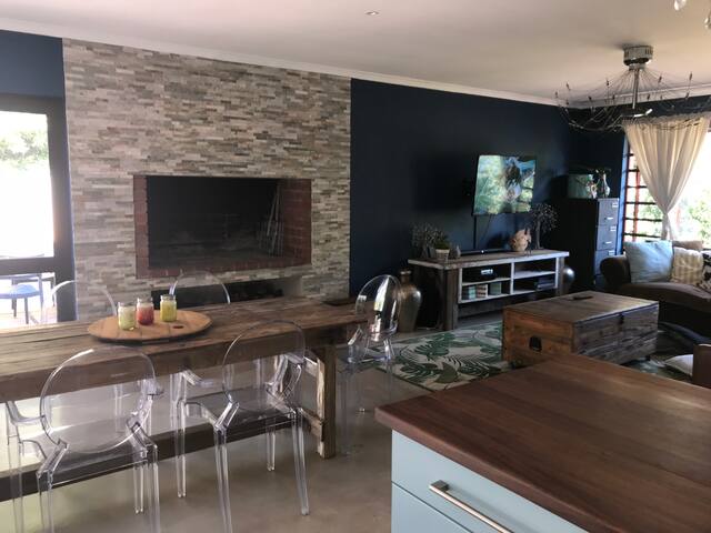 Family home in somerset west gallery image 2