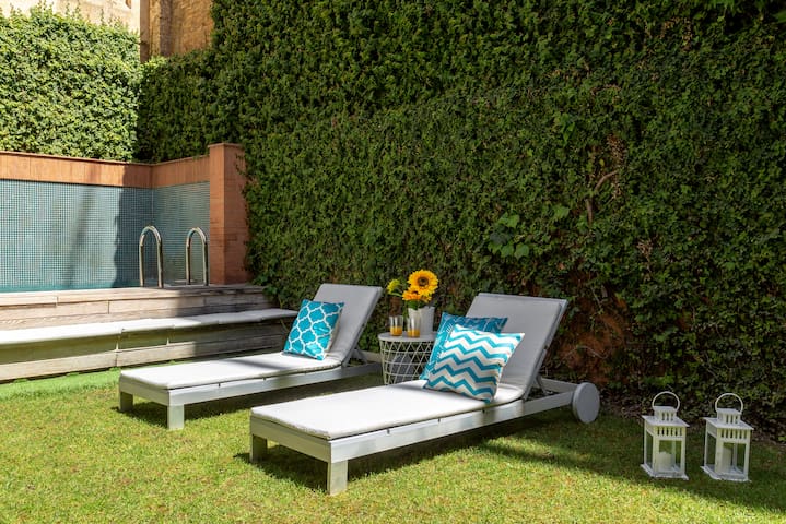 New Modern house with garden and private POOL!