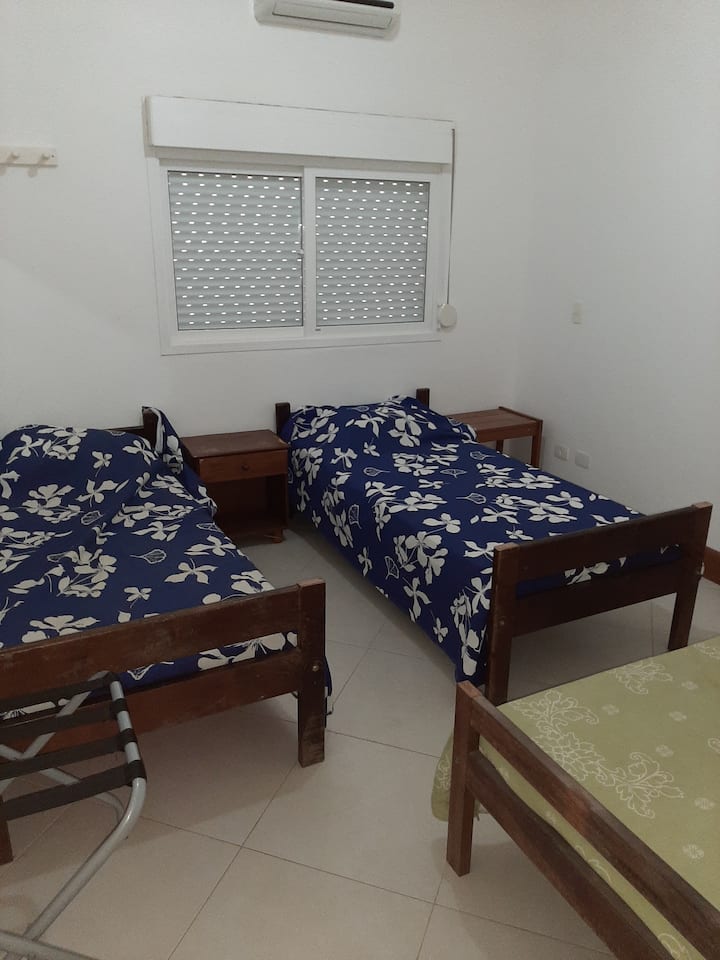 dhomë 4   3 krevate tek