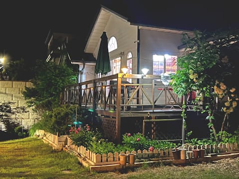 A wonderful single-family house overlooking Cheongpyeong Lake (10 minutes from Seorak IC)