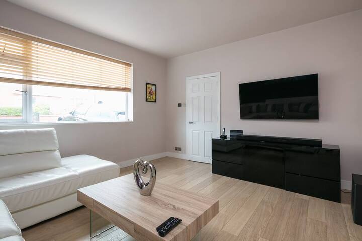 Derwent House- Secure Parking-Close To City gallery image 2