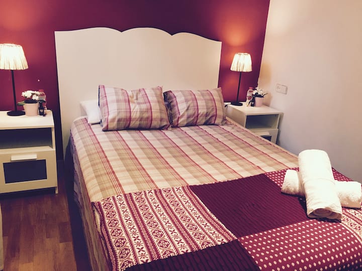 Chambre avec lit double