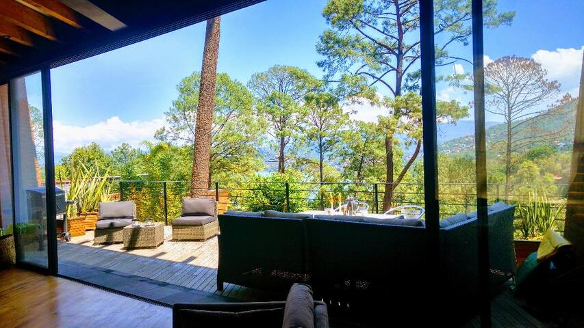 MARAVILLOSA  Y CONTEMPORANEA CASA VISTA AL LAGO l