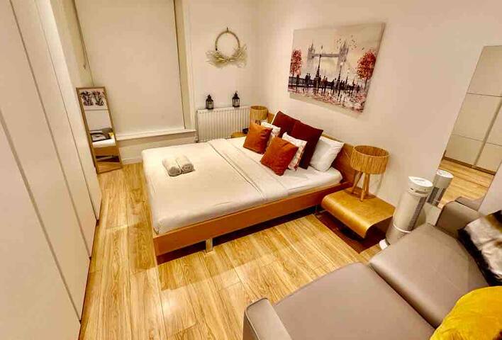 H1 Stunning large Apartment by Piccadilly Circus! gallery image 4