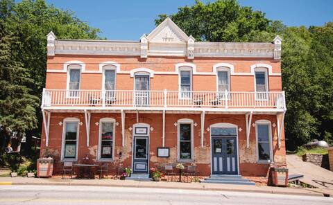 ALL 5 BEDROOMS !! -  Burlington Hotel & Bar