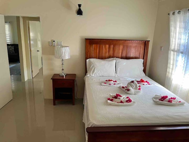 غرفة نوم
بسريرين كبيرين