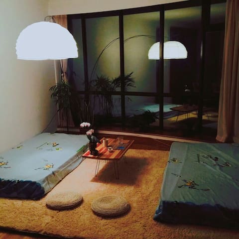 Antique quiet ''living room bed'' Subway 20 minutes to Tiananmen Forbidden City|Bird's Nest|Nanluoguxiang|Superior Apartment
