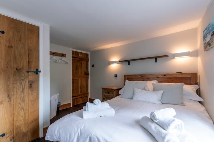 SandiCottage Bedroom