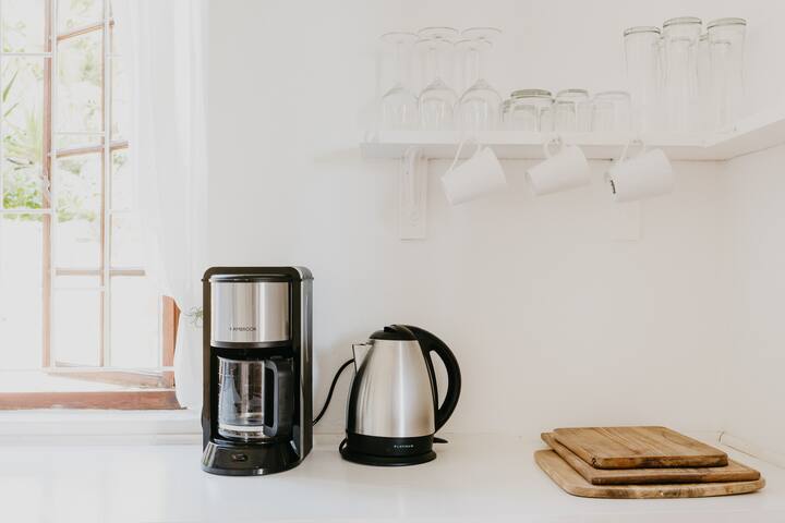 Uitkyk Family Cottage: sleeps 5, pool, BBQ, patio gallery image 5