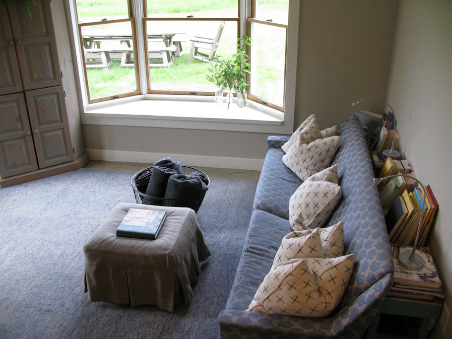 Living room with view to picnic table