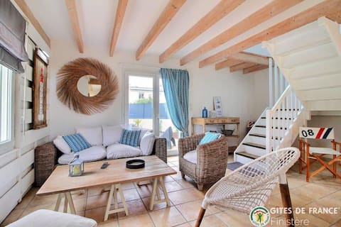 large cottage for 21 people 300m from the sea