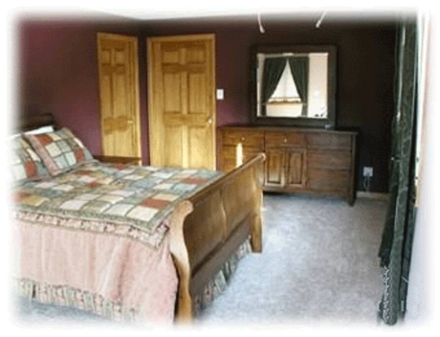 Queen bedroom