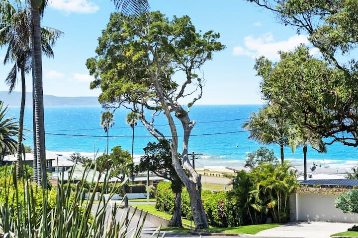 Palm Beach lifestyle @Pania 2 min stroll to Beach