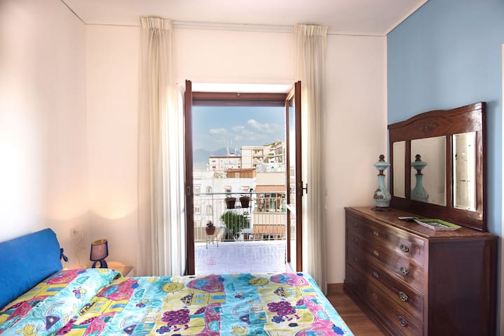 Panorama Vesuvius central (in front of the metro)