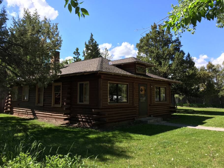 Jeff and Vivian Bridges built it in early 1900's