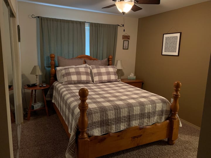 Bilik utama dengan bilik mandi