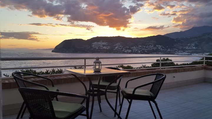 Awesome sunsets / Amazing sunsets