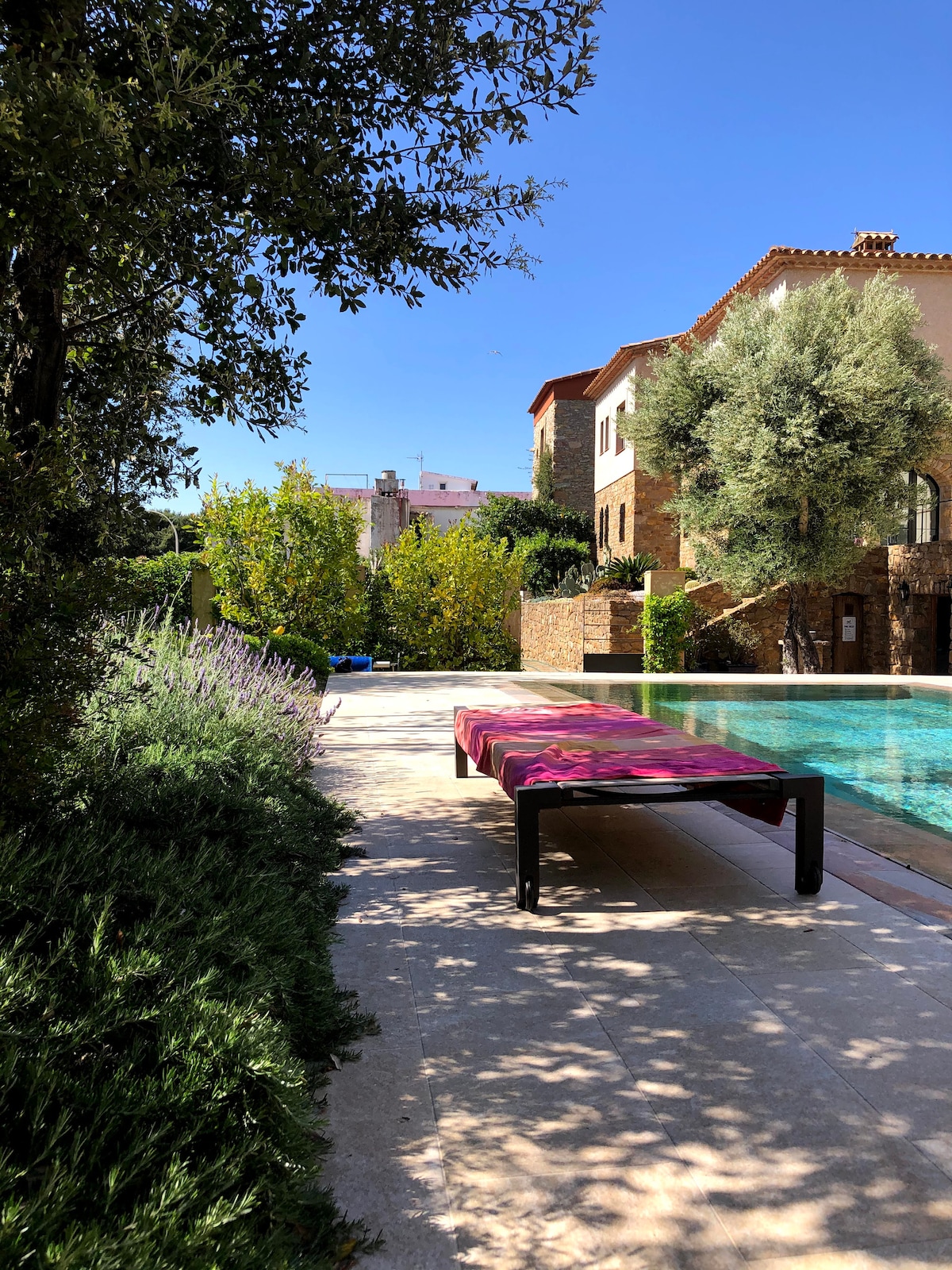 Mas Empordà — view 2