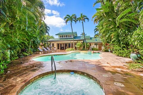 Stunning Gated Home, Private Pool and Spa