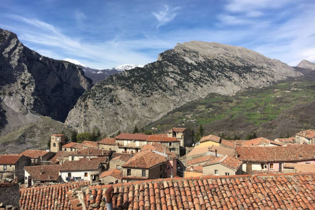 View from Casa MASTROTA's balcony of the city center and the Pollino National Park high peaks: Dolce Dorme, Serra delle Ciaole, Gole alte del Raganello (biggest European Canion).
The Park has been recognised as UNESCO World Eritage: Pollino GEOPARCO Mondiale UNESCO