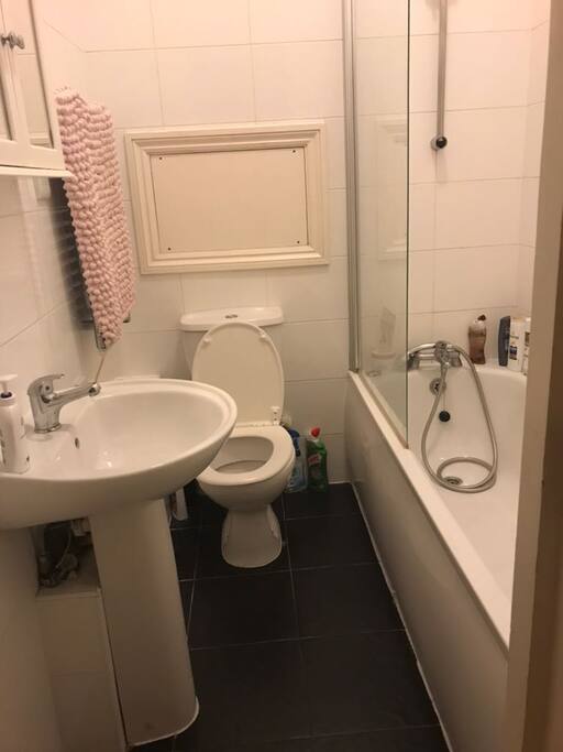 Fully equipped modern bathroom