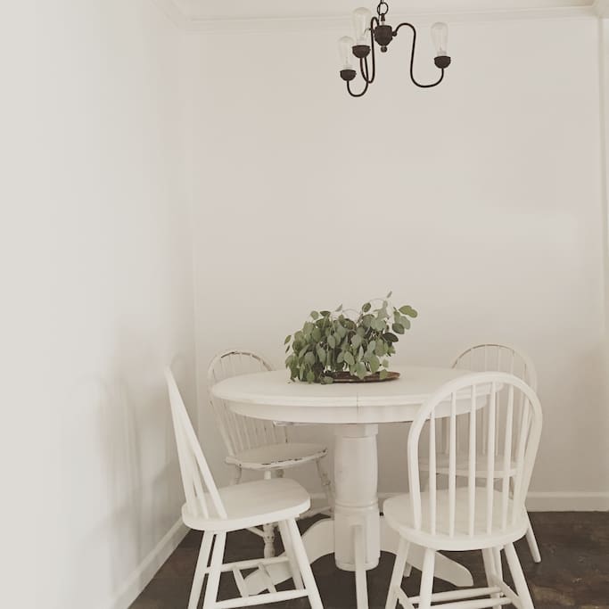 Dining Table with 4 chairs