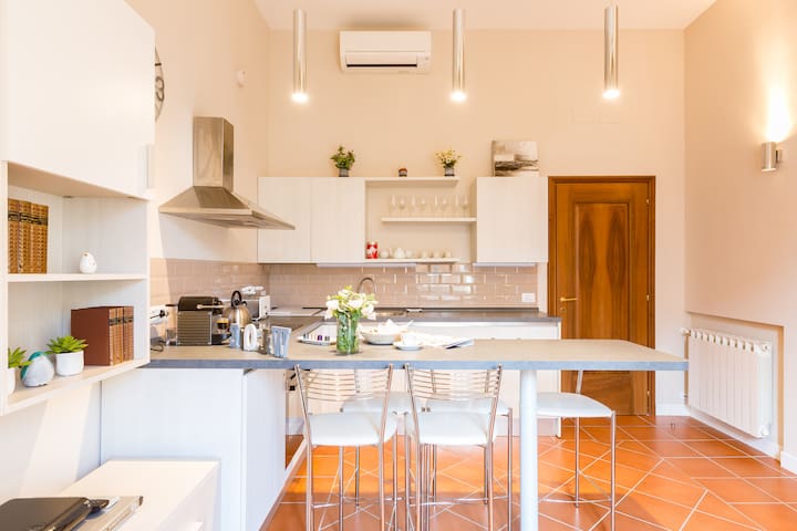 Casa Merlo. Cozy family flat near the Colosseum