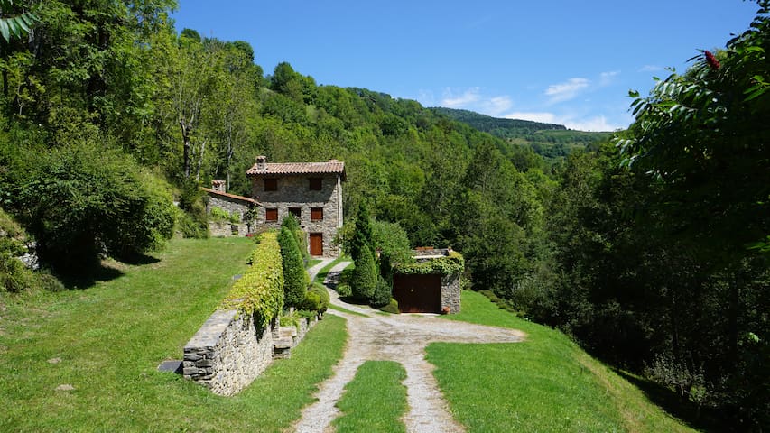 Masia a Molló Can Masó